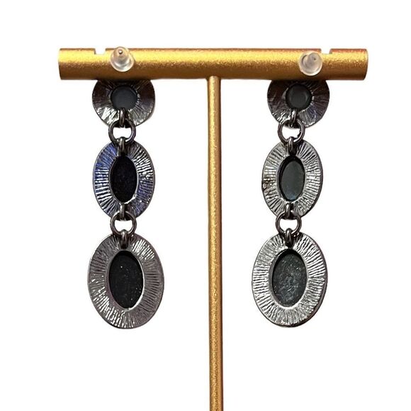 🤯5/$20🤯 Black And Metallic Gray And Rhinestone Drop Earring - Picture 3 of 4